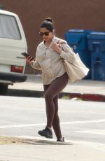 Pregnant FREIDA PINTO Shopping for Groceries in Los Feliz 08/31/2021