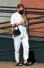 Pregnant JENNIFER LAWRENCE Out and About in New York 09/27/2021
