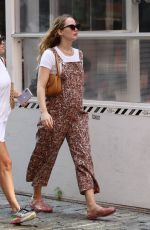 Pregnant JENNIFER LAWRNCE Out in New York 09/08/2021