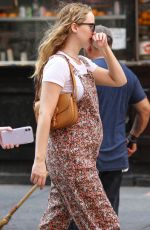 Pregnant JENNIFER LAWRNCE Out in New York 09/08/2021