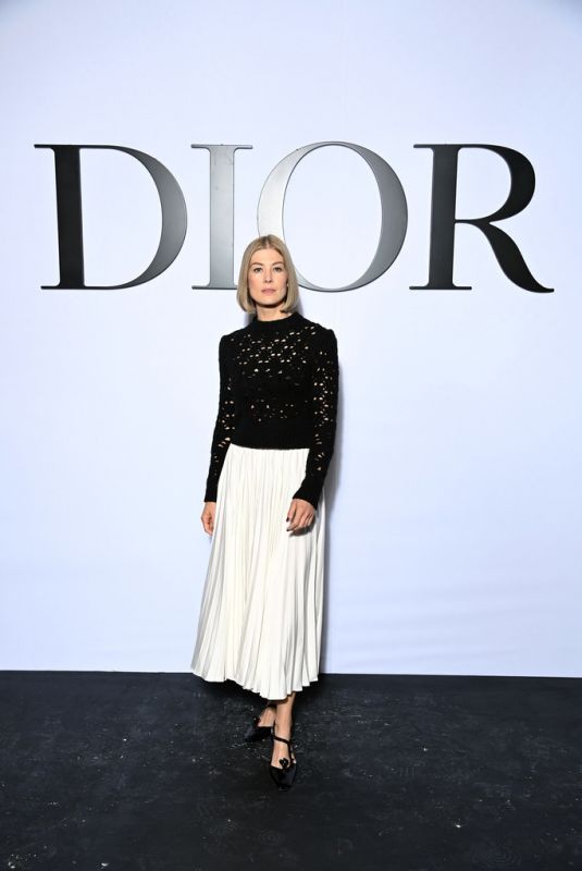 ROSAMUND PIKE at Dior Womenswear S/S 2022 Show at Paris Fashion Week 09/28/2021 