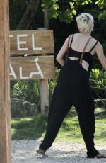 ROSE MCGOWAN Out in Tulum 09/16/2021