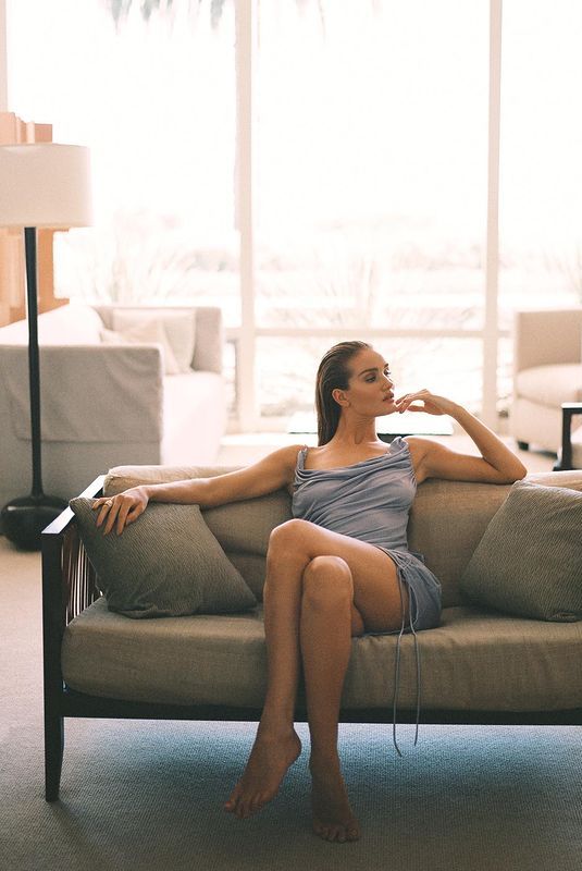 ROSIE HUNTIGNTON-WHITELEY - Instagram Photos 09/27/22021