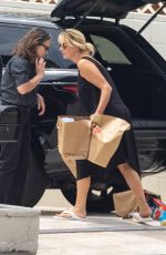 SANDRAQ LEE Unloads hHer Car After a Grocery Shopping in Malibu 08/31/2021