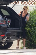 SANDRAQ LEE Unloads hHer Car After a Grocery Shopping in Malibu 08/31/2021
