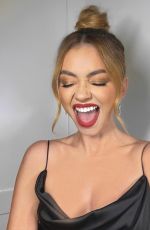 SARAH HYLAND - Instagram Photos 09/28/2021
