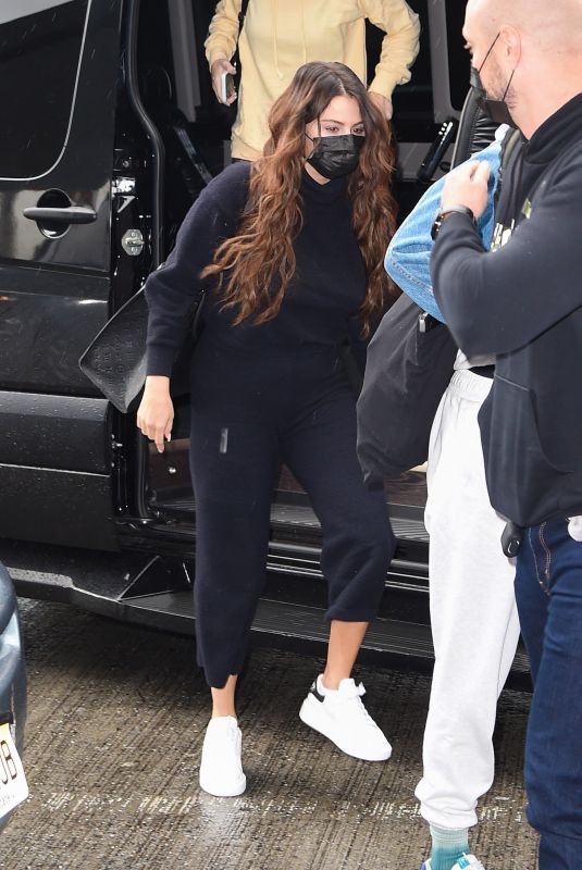 SELENA GOMEZ Arrives at JFK Airport in New York 09/09/2021
