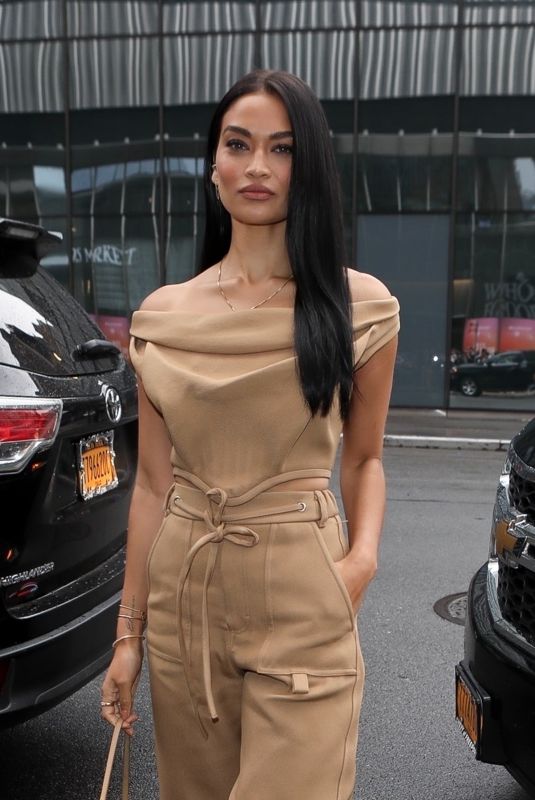 SHANINA SHAIK Arrives at Revolve Gallery in New York 09/09/2021