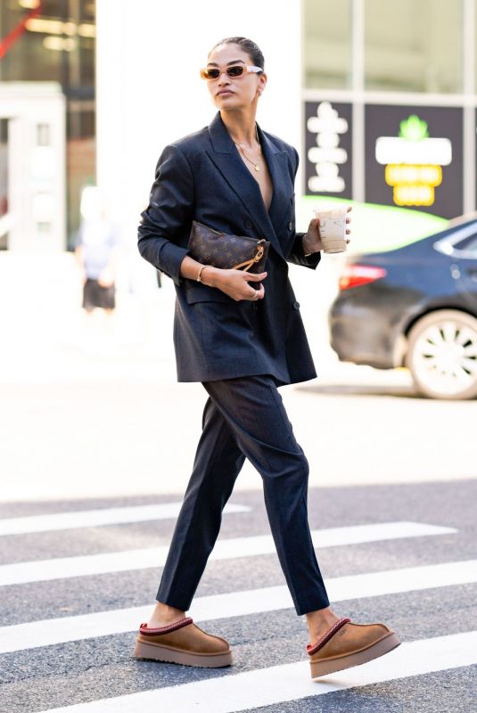 SHANINA SHAIK Out for Coffee in New York 09/11/2021