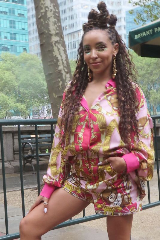 TINASHE at Moschino Show at New York Fashion Week 09/09/2021