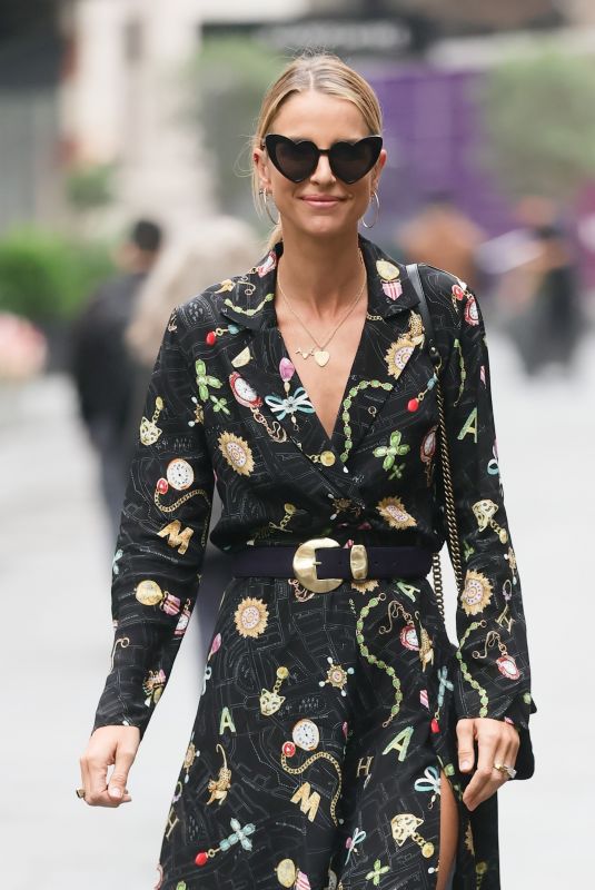VOGUE WILLIAMS Leaves Heart Radio in London 09/26/2021