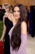 ZOEY DEUTCH at 2021 Met Gala in New York 09/13/2021
