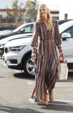 AMANDA KLOOTS Arrives at Dance Studio in Los Angeles 10/06/2021