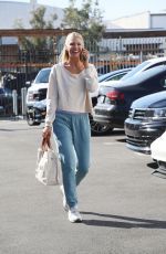 AMANDA KLOOTS Leaves a Dance Studio in Los Angeles 10/14/2021