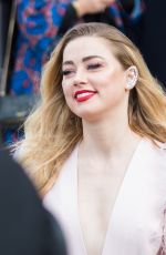 AMBER HEARD Leaves L