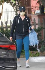 AMY ADAMS at Kreation Organic Juicery in Beverly Hills 10/11/2021