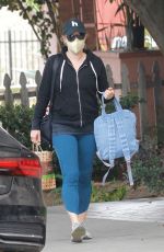AMY ADAMS at Kreation Organic Juicery in Beverly Hills 10/11/2021
