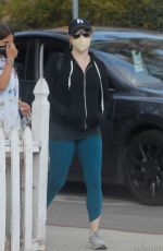 AMY ADAMS at Kreation Organic Juicery in Beverly Hills 10/11/2021