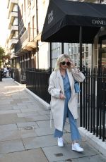 AMY HART Leaves Daniel Galvin Hair Salon in London 10/06/2021