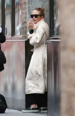 ASHLEY and MARY KATE OLSEN at Smoke Break Outside of Their Offices in New York 10/25/2021