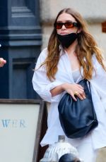 ASHLEY OLSEN Out for Lunch with Friends in New York 10/03/2021