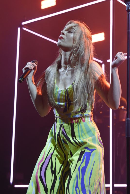 BECKY HILL Performs at Victoria Warehouse in Manchester 10/01/2021