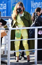 BEYONCE Leaves Venice by Taxi Boat 10/17/2021