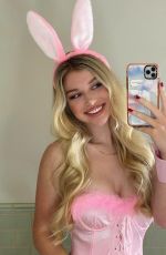 CHARLI ELISE - Instagram Photos 10/23/2021