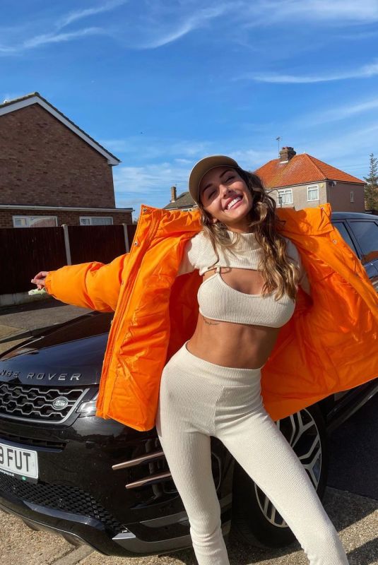 CHLOE VEITCH - Instagram Photos 10/11/2021