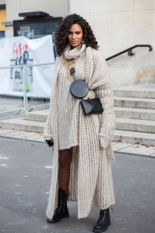 CINDY BRUNA Leaves L
