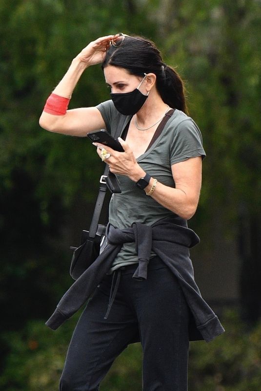 COURTENEY COX Out in Beverly Hills 10/07/2021