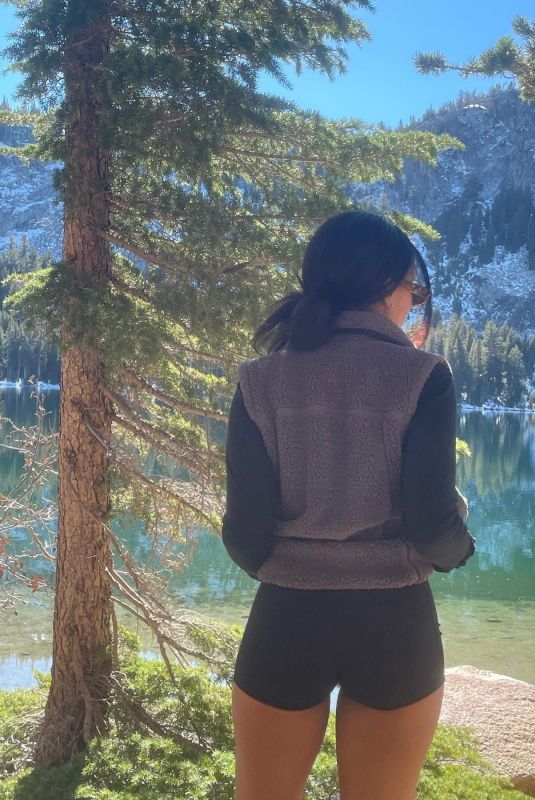 DANIELLA PERKINS - Instagram Photos 10/19/2021