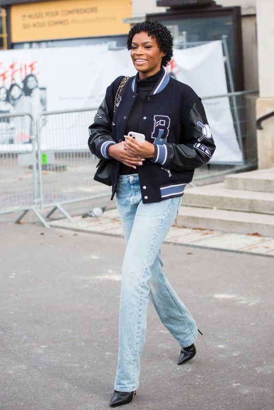 DIDI-STONE OLOMIDE Leaves L’Oreal Show at Paris Fashion Week 10/03/2021