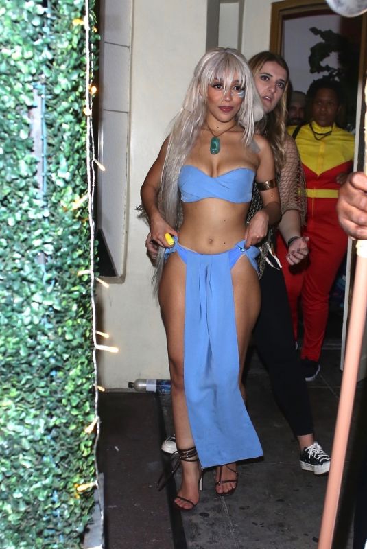 DOJA CAT Leaves Her Atlantis-themed Birthday Party at Delilah in West Hollywood 10/20/2021