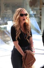 DREA DE MATTEO Leaves Il Pastaio in Beverly Hills 10/19/2021
