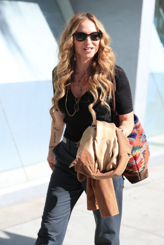 DREA DE MATTEO Leaves Il Pastaio in Beverly Hills 10/19/2021