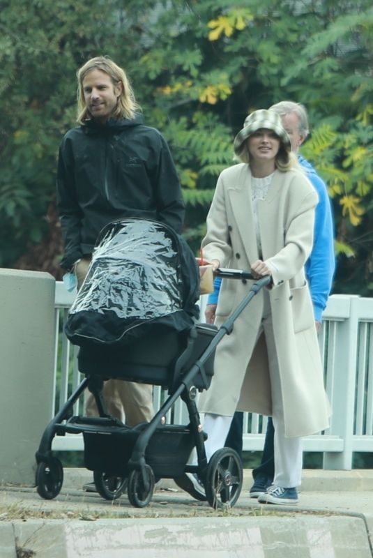 ELSA HOSK and Tom Daly Out Out with Her Family in Pasadena 10/23/2021