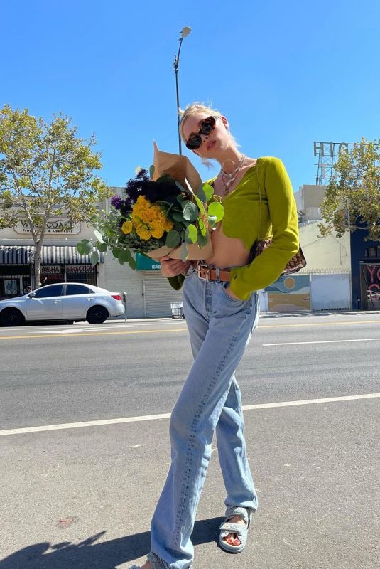 ELSA HOSK - Instagram Photos 09/30/2021