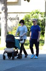 ELSA HOSK Out with Her Father and Daughter Tulukki in Pasadena 10/15/2021