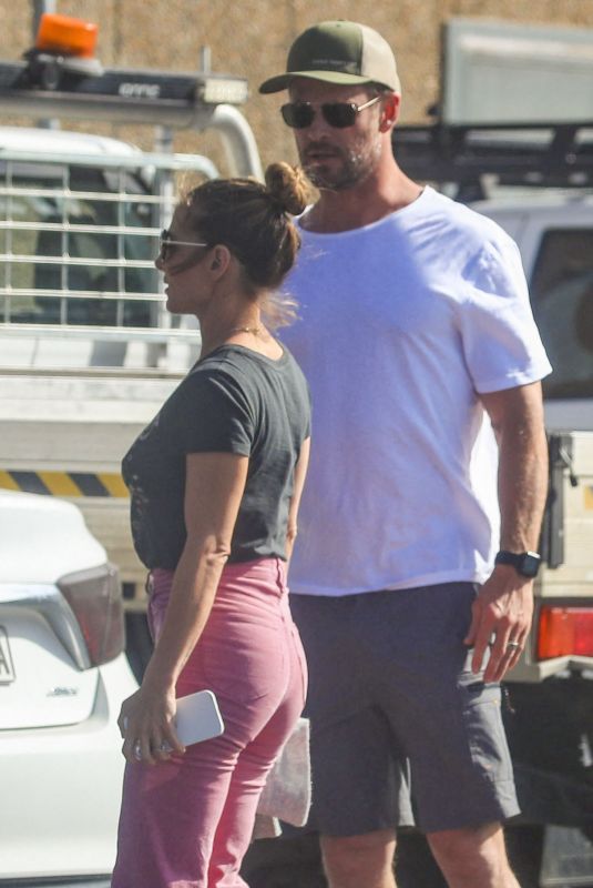 ELSA PATAKY and Chris Hemsworth Out Shopping in Byron Bay 09/14/2021