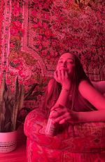ELSIE HEWITT - Instagram Photos 10/25/2021