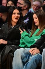 HAILEY and Justin BIEBER and KENDALL JENNER at Lakers vs Phoenix Suns Game in Los Angeles 10/22/2021