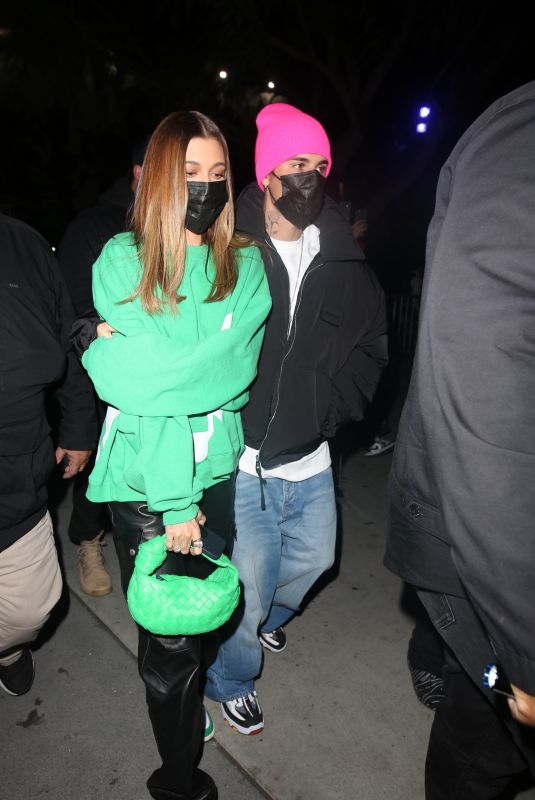 HAILEY and Justin BIEBER Arrives at Lakers vs Suns Game at Staples Center in Los Angeles 10/22/2021