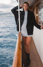HELEN OWEN - Instagram Photos 10/13/2021