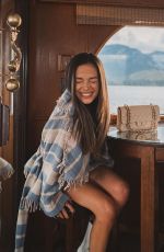 HELEN OWEN - Instagram Photos 10/13/2021