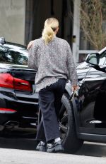 HILARY DUFF Out with a Bouquet of Flowers in Los Angeles 10/07/2021