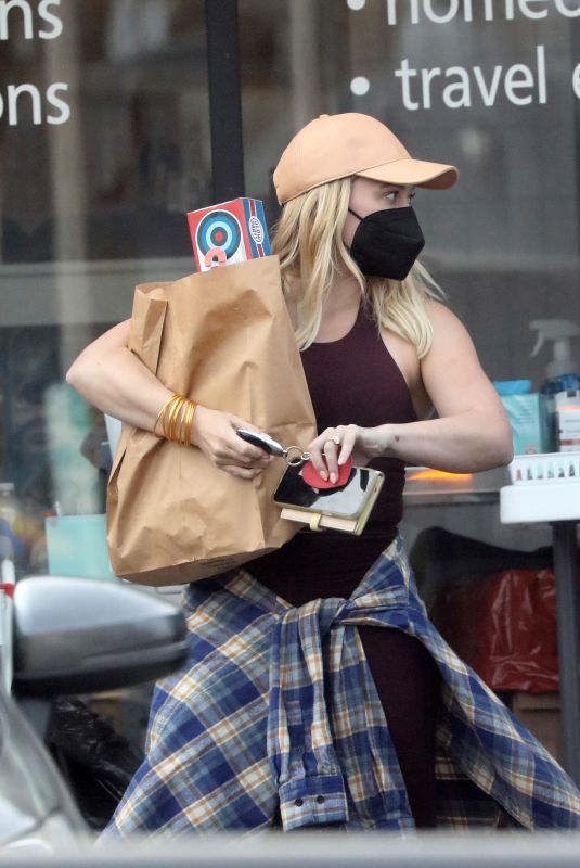 HILARY DUFF Shopping at Ralphs in Los Angeles 10/22/2021