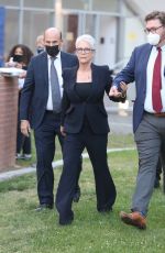 JAMIE LEE CURTIS Signs Autographs in Burbank 10/17/2021