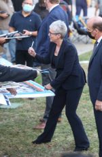 JAMIE LEE CURTIS Signs Autographs in Burbank 10/17/2021