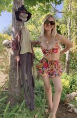 JANUARY JONES - Instagram Photos 10/03/2021